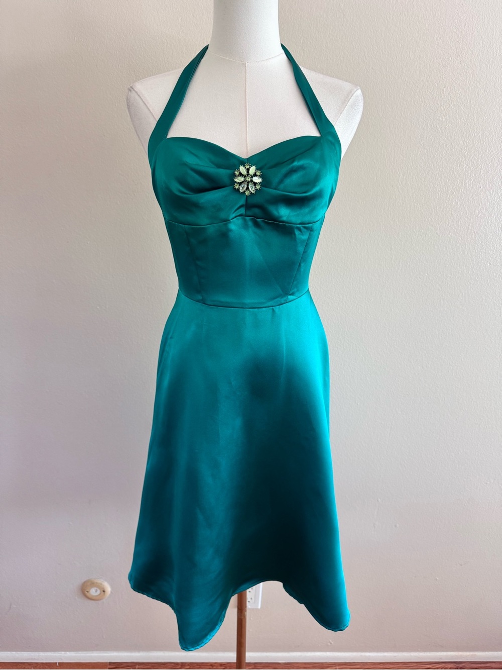 Vintage Y2K Ruby Rox Emerald Green Satin Halter Dress with Rhinestone Brooch